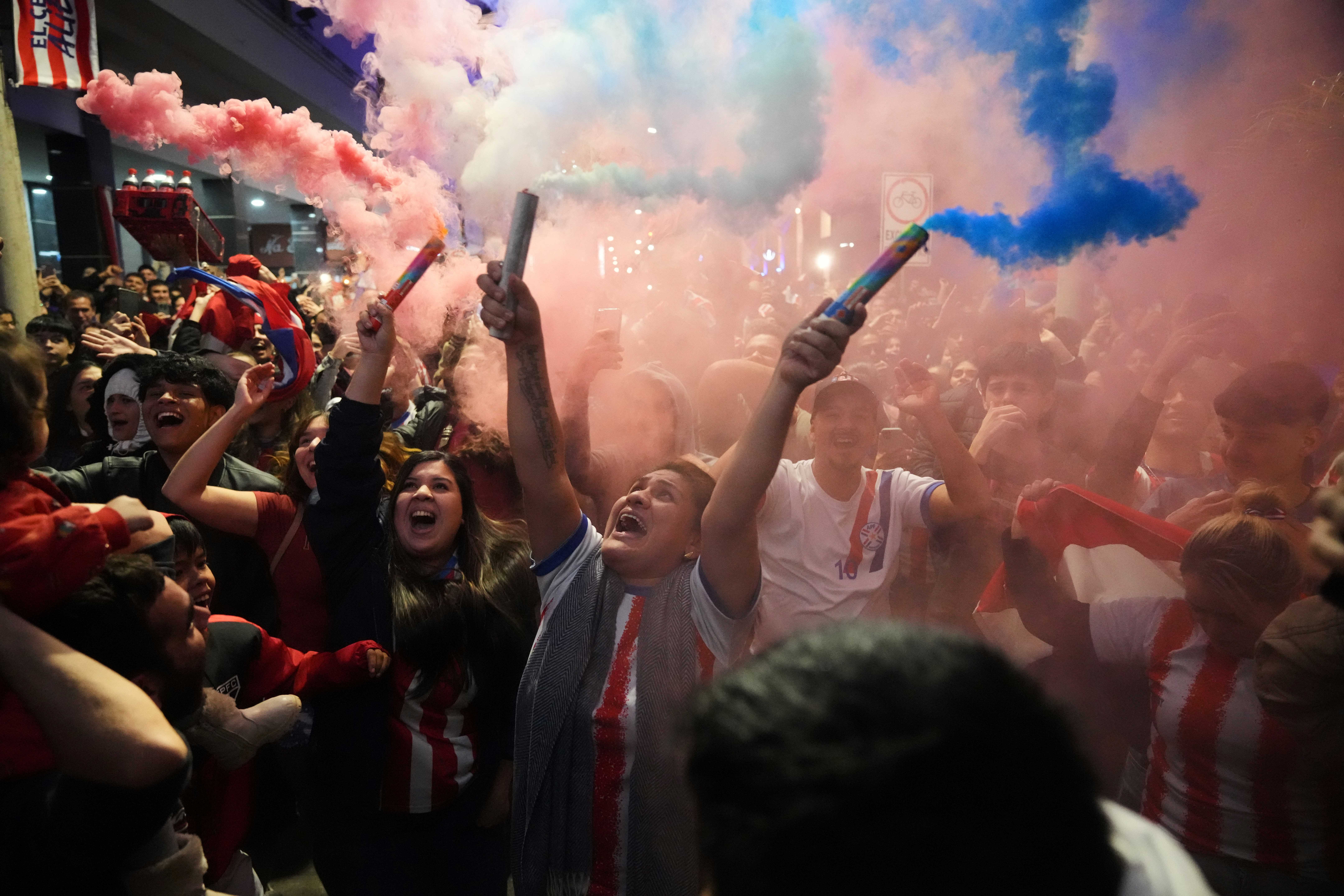 Tisuće navijača su slavile na ulicama Asunciona/Foto AP