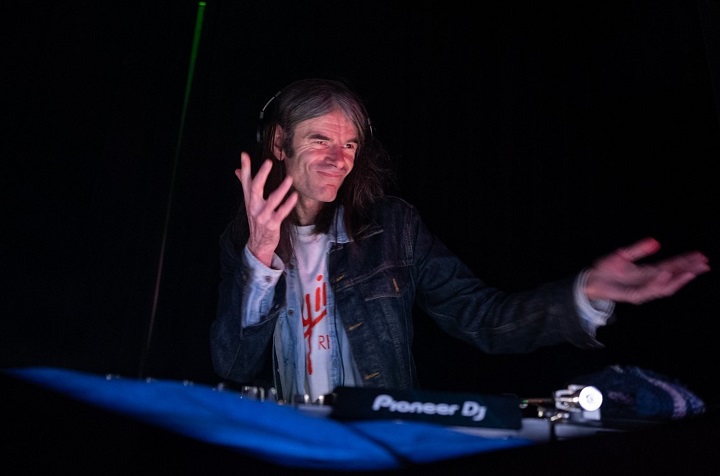 DJ