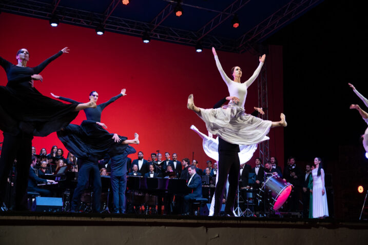 Ovacijama ispraćena Carmina Burana: spektakl na Ljetnoj pozo