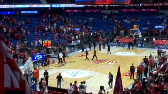 Zbog zračnih napada prekinuta utakmica polufinala doigravanj