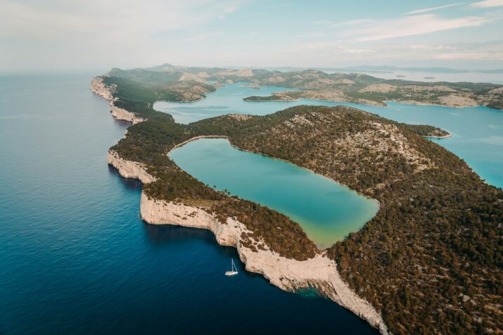 Ilustracija / Foto Mark Pisek on Unsplash