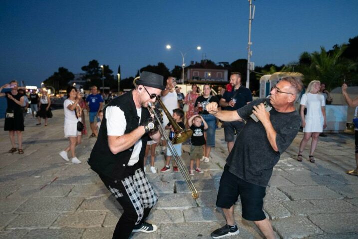 RetrOpatija – energija drugih vremena preplavila ulice Stare dame
