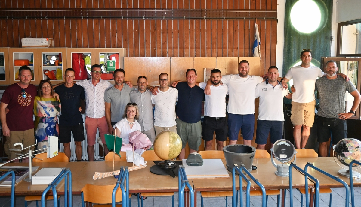 Maturanti pomorskih smjerova otprije 20 godina / Foto Bojan Purić