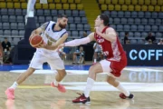 Nikos Stylianou i Mario Hezonja/Foto FIBA