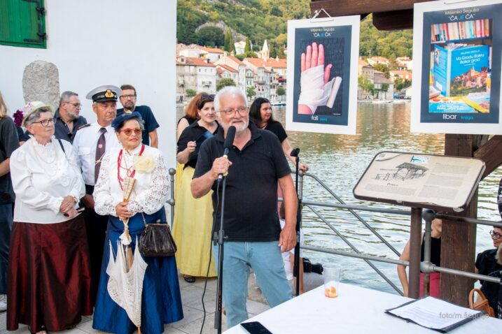 Miljenko Šegulja otvorio kraj Jaza izložbu fotografija i umjetničkih radova “Ča je ča”