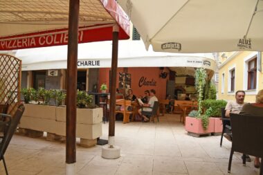Ugostiteljski objekti Colibri i Charlie u Novom Vinodolskom imaju dugu povijest loših odnosa / Foto Dean Miculinić