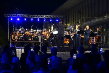 Riječki simfonijski orkestar HNK Ivana pl. Zajca, sopranistica Kristina Kolar i pjevač Damir Kedžo oduševili su publiku