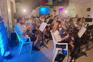 Puhački orkestar Lovran u Kaštel Štafiliću