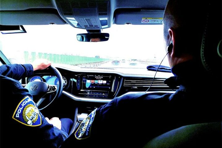 Kod Zagreba BMW-om bježao policiji pa završio u zatvoru. Nije imao ni vozačku, automobil mu oduzet