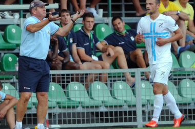 Matjaž Kek i Ivan Tomečak tijekom utakmice sa Žilinom/Foto ARHIVA NL