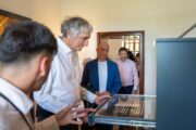 John Martinis u posjetu Memorijalnom centru Nikola Tesla