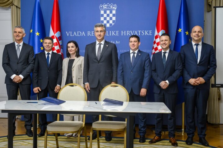 Ugovorena kupnja šest elektrobaterijskih vlakova, razvijaju brzinu do 120 km na sat