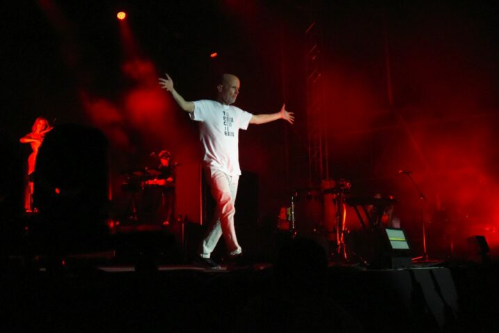 Moby oduševio rasprodanu Arenu. Pula plesala uz “Porcelain”, “Lift Me Up” i druge elektro klasike