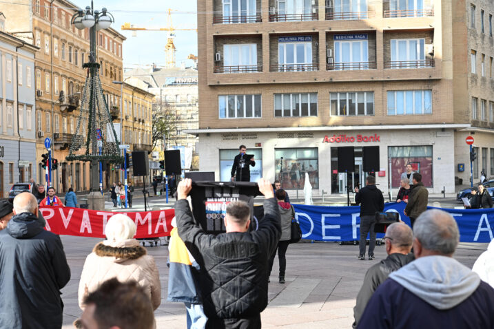 Prizor s prosvjeda u Rijeci Foto A. KRIŽANEC