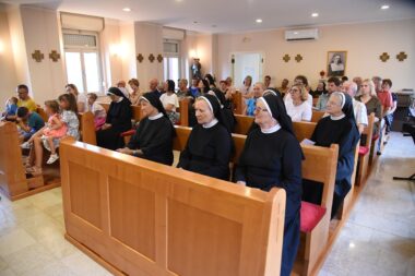 Sveta misa u kapeli samostana sestara Družbe Presvetog Srca Isusova / Foto Dean Miculinić
