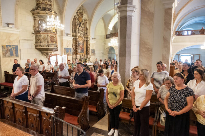 Vjernici na Trsatu molili su za pokoj Serafinove duše / Foto N. BLAGOJEVIĆ