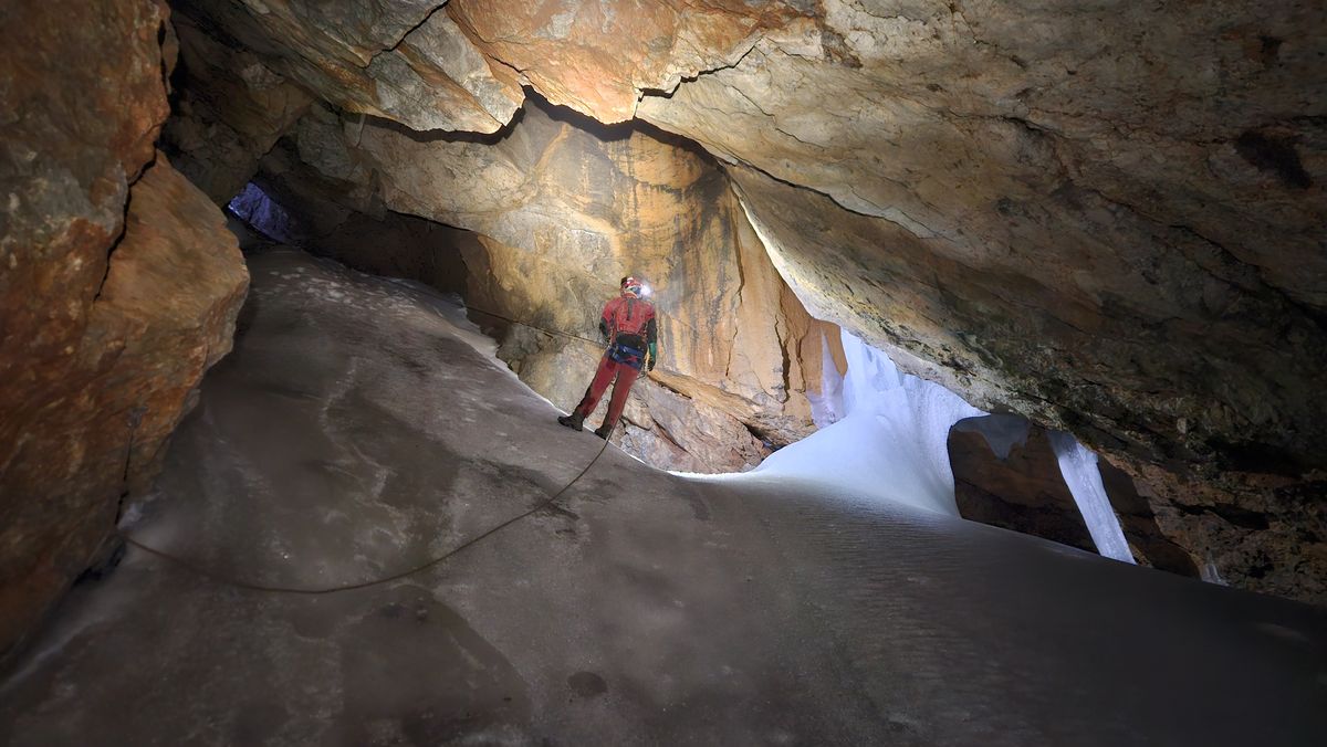 Foto Speleološki odsjek Velebit