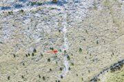 Ulaz na jugoistočnom zidu sa zakrivljenim produžetkom clavicula / Screenshot Google Earth