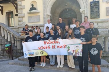 Sudionici susreta kojemu je cilj povećati sigurnost u prometu