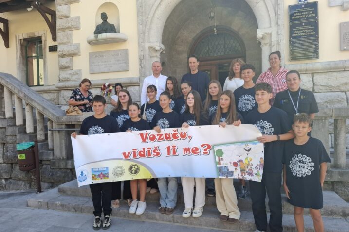 Sudionici susreta kojemu je cilj povećati sigurnost u prometu