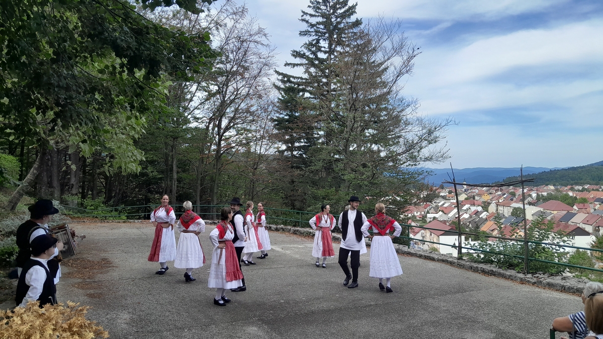 Nastup folklorne sekcije KUD-a Delnice