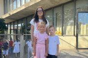 Iris Grgurić i Antonio Vasilić s učiteljicom Anom Samblić / Foto Relja Paškvan