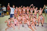 Momčad "Primorja EB" s lošinjskim pobjedničkim trofejem / Foto Sandro Tariba