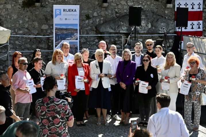 Najbolji riječki turistički djelatnici s čelnicama Turističke zajednice i Grada Rijeke / Foto Nikola Blagojević