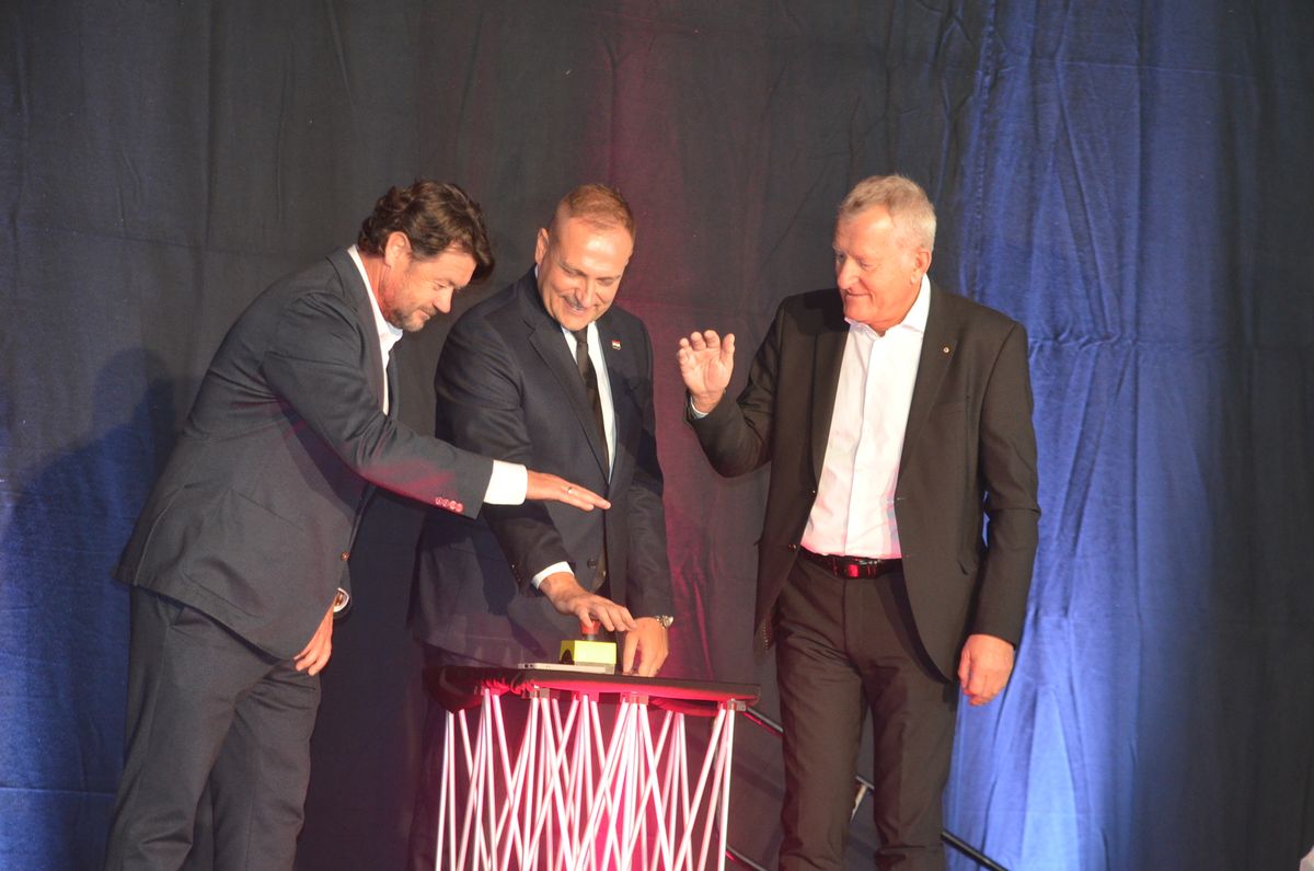Svečani čin simboličkog otvaranja solarne elektrane - Philip Stückler, David Vlajčić i Johann Markus Waschnig / Foto Marinko Krmpotić