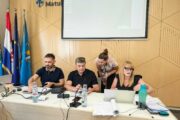 Dogovor sa stručnim službama - pročelnik Josip Kordić, potpredsjednik Vijeća Rajko Stanić, Diana Grbac Lazar i pročelnica Irena Gauš / Foto Aleksandra Kućel-Ilić