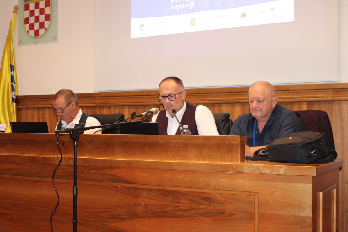 Predstavnik bošnjačke nacionalne manjine Grada Crikvenice Denis Beganović obratio se okupljenima uime domaćina