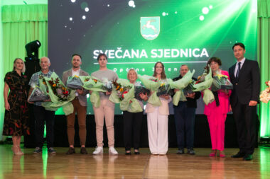 Izabela Nemaz, Damir Kolombo, Toni Buterin, Stjepan Pavić, Lucija Šimac, Nora Miculinić, Adolf Juretić, Vesna Toljanić-Brdar, Robert Marčelja / Foto Nikola BLAGOJEVIĆ
