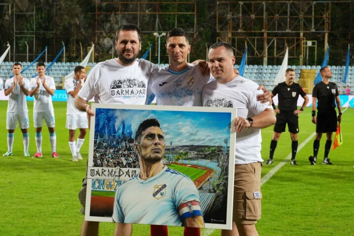 Damir Kreilach uz pripadnike KN Armada Rijeka/D. MICULINIĆ