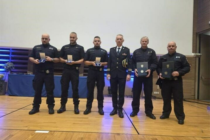 Foto PU PG