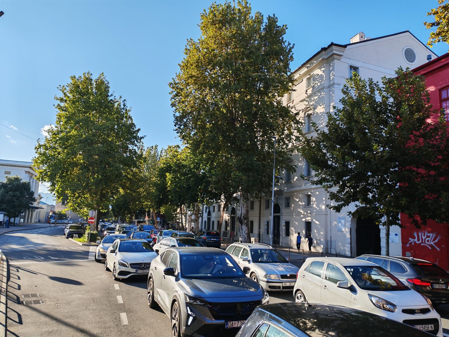 Zbog održavanja biciklističke utrke zastoj u prometu u centru Rijeke