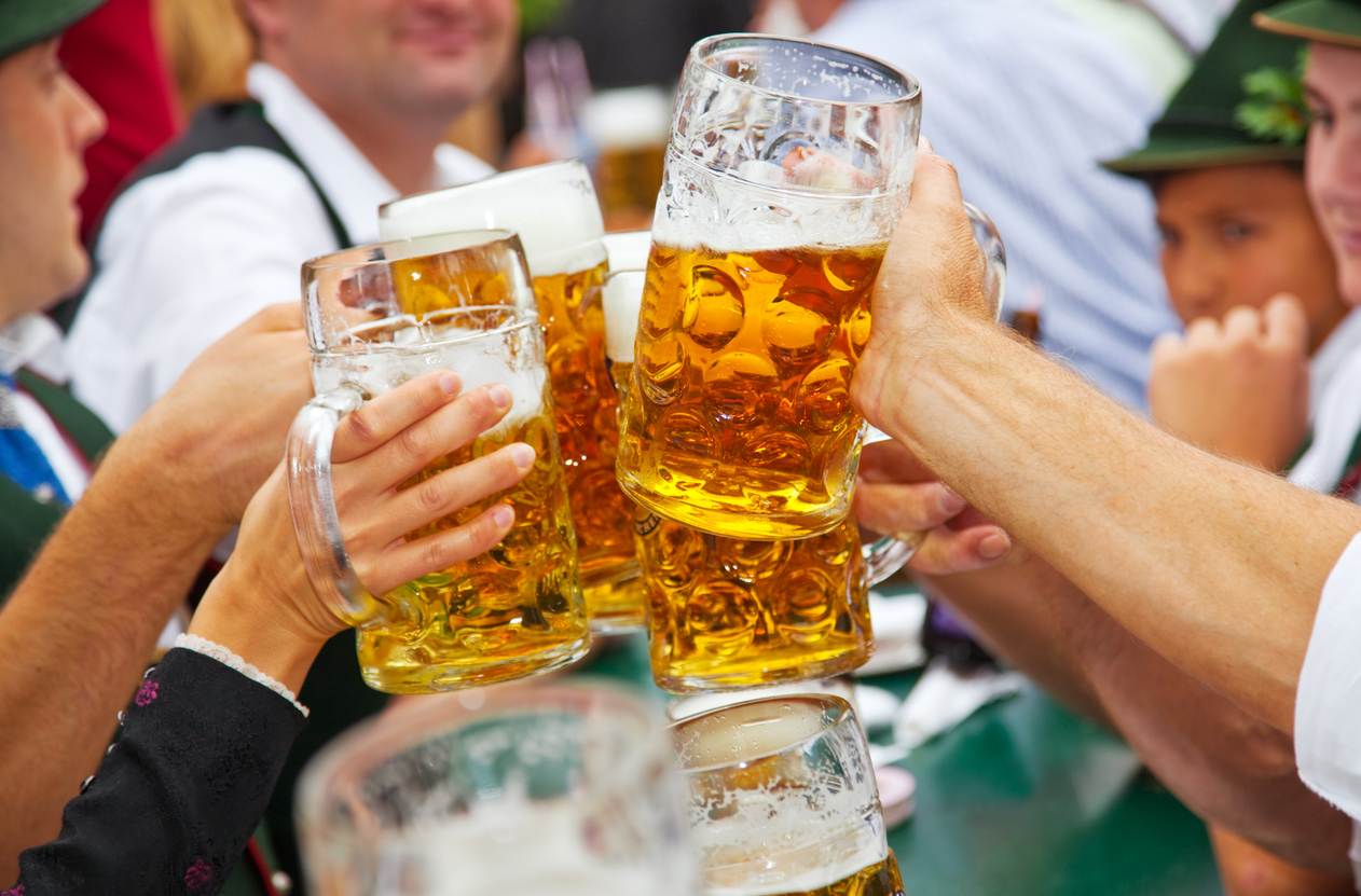 Mislite da je na Oktoberfestu skupo samo pivo? Konačni račun za večer mogao bi vas “izuti iz cipela”