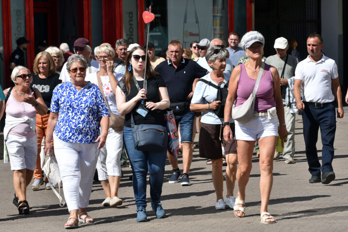 Bablje ljeto i mnoštvo turista / Foto DAVOR KOVAČEVIĆ