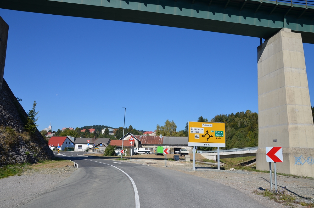 Nažalost, ima onih kamiondžija koji i dalje voze kroz središte mjesta