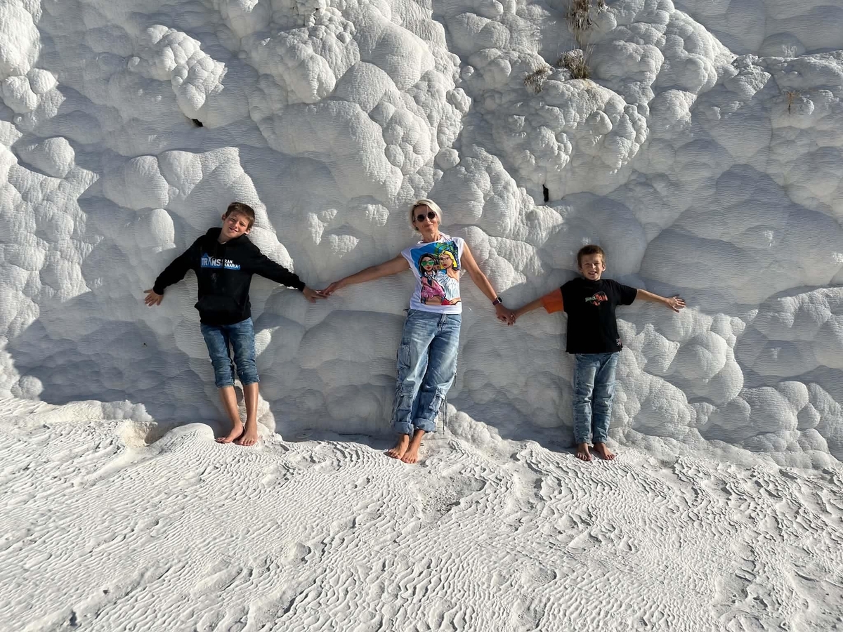 Sa sinovima Jadranom i Viktorom u Turskoj