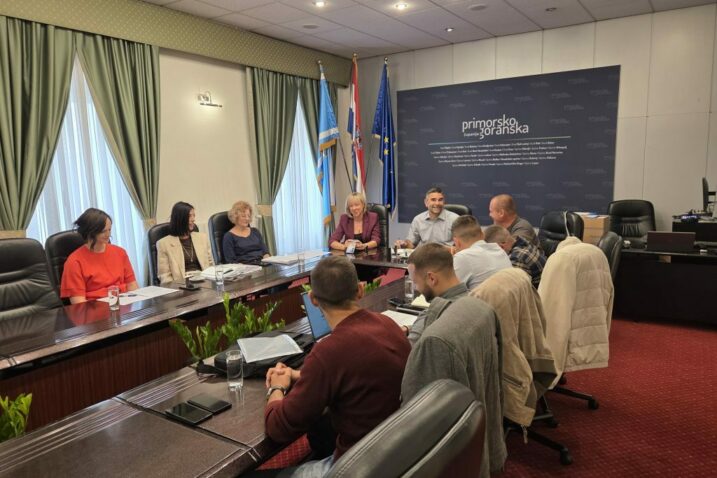 Sastanak dionika projekta rekonstrukcije OŠ Čavle održan u sjedištu Županije
