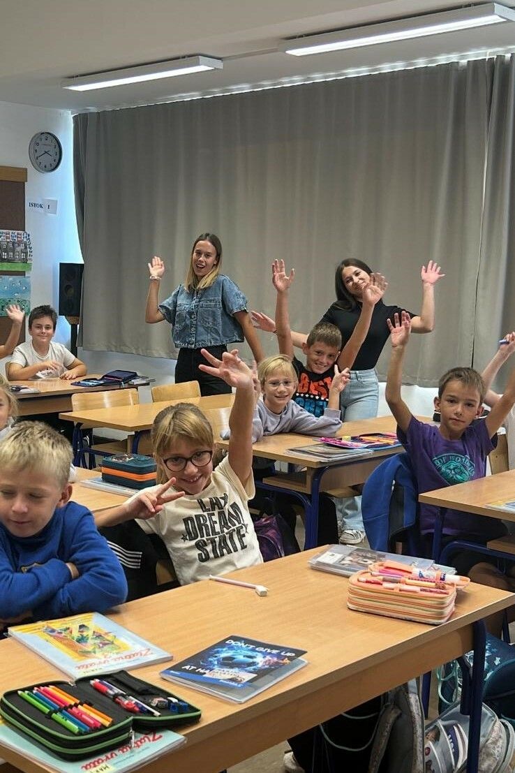 Lara i Marigona s trećašima
