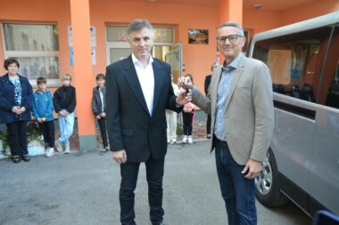 Primopredaja ključeva - Anton Burić i Ivica Lukanović / Foto Marinko Krmpotić