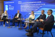 Zrinka Grancarić, voditeljica panela, Nikola Grgurić, gradonačelnik Grada Raba, Paula Vidović, ravnateljica Agencije za obalni linijski promet, Veljko Radić, ravnatelj Uprave za otoke pri Ministarstvu regionalnog razvoja i fondova EU-a te Ivica Lukanović, župan Primorsko-goranske županije / Foto Marko Gracin