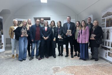 Restauratori i gosti izložbe u Galeriji Garbas / Foto Relja Paškvan
