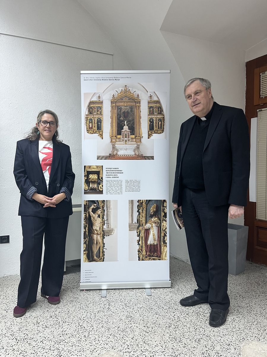 Nevena Krstulović i mons. Ivan Brnić