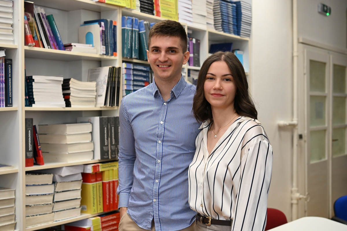 Svježi magistri farmacije Robert Turković i Nina Dabčević / Foto Ana Križanec