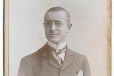 Uliks Stanger 1900. godine