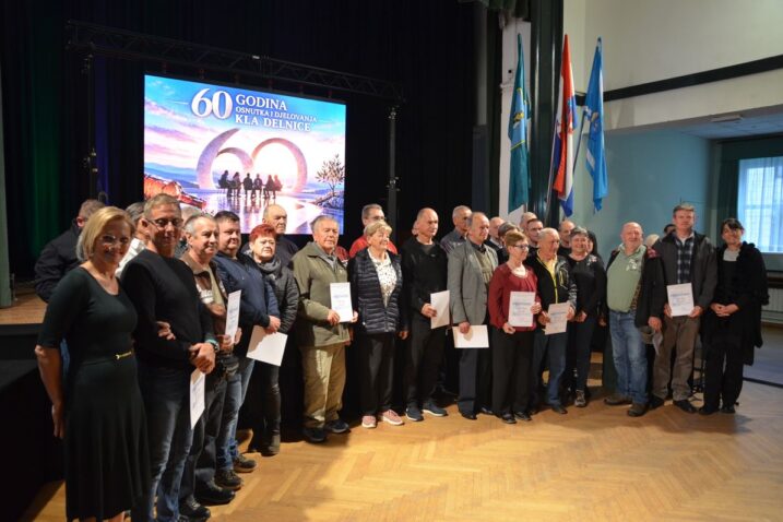 Dobitnici Zahvalnica za apstinenciju s članovima obitelji / Foto Marinko Krmpotić