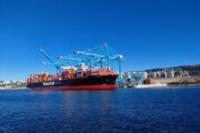Brod Rijeka Express privezan na kontejnerskom terminalu Rijeka Gateway / Foto Hapag-Lloyd