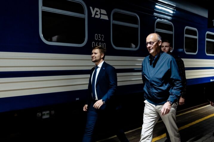 Friedrich Merz po dolasku vlakom u Kijev